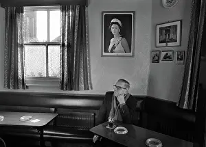 Royalist: Old man in Stoke pub -1
