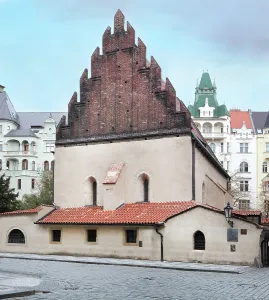 Median: Old New Synagogue, Jewish quarter, Prague, Czech Republic