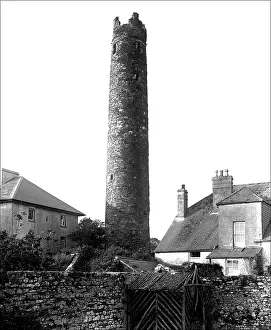 Disused: Old round tower in Devon