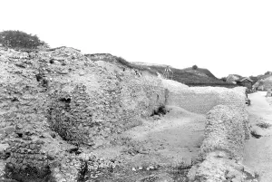 Sarum: Old Sarum, the Kitchen 1913