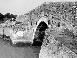 Hump: OLD SNAPE BRIDGE