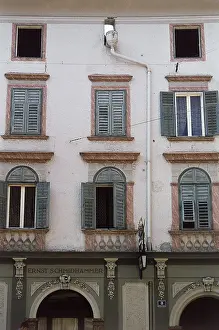 Hallein: Old town facade in Hallein