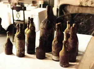 Argent: OLD WINE BOTTLES