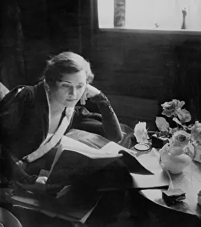 Knipper: Olga Chekhova, 1933