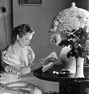 Knipper: Olga Chekhova, 1937
