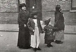 Earn: Olive Malvery as street singer