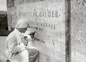 Chiseled: Olympic champion chiseled into stone