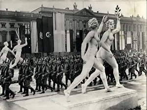 Throng: Olympics 1936 - Opening Ceremony