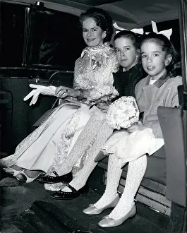 Oona: Oona Chaplin, daughters Jane and Annette, film premiere