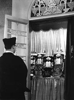 Juliette Soester: OPEN ARC & TORAH