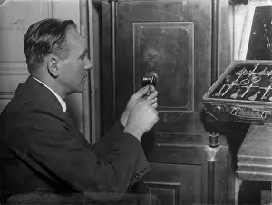 Locksmith: He can open every door
