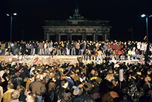 Grenzen: Opening of the border in Berlin