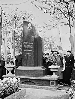 Wrestler: Opening ceremony of a monument to Ivan Poddubny