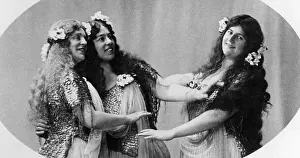 Scarves: Opera actresses, 1914
