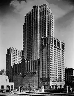 Civic: Opera building in Chicago, 1933