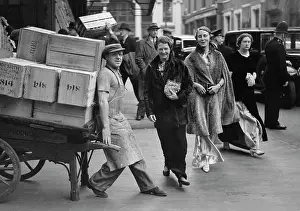 21th: Opera goers (Covent Garden) passing