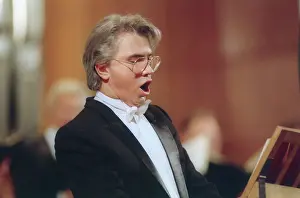 Dmitri: Opera singer Dmitri Hvorostovsky performs concert