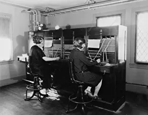 Wiring: Operator assistance at the telephone exchange