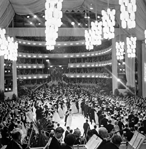 Openings: Opernball 1956