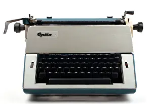 Erfurt: Optima M 16 mechanical typewriter