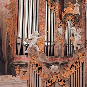 Canons: Organ with angel figures