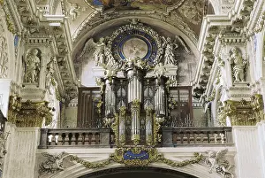1322: Organ in the Benedictine monastery Brounov