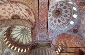 Iznik: Ornate ceilings and domes of Iznik tiles in the