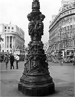 Cherubic: ORNATE LAMP POST