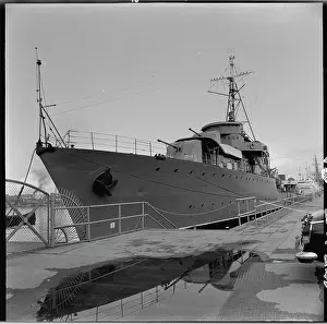 Squall: ORP Burza - Wicher-class destroyer of the Polish