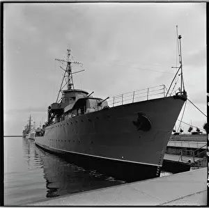 Squall: ORP Burza - Wicher-class destroyer of the Polish