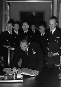 Writes: Oshima Hirosho in Berlin, 1941