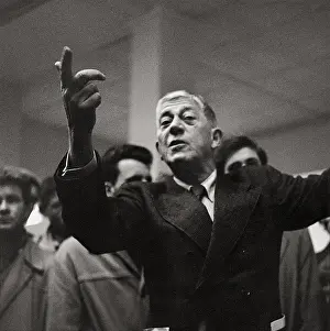 Kokoschka: Oskar Kokoschka at the opening of an exhibition