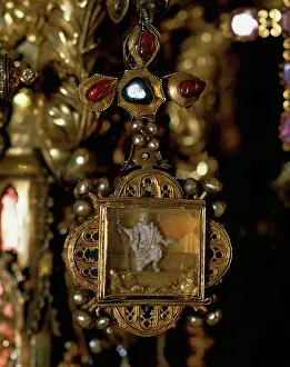 Goldsmiths: Ostensory. Gothic. 14th century. Silver and gold. Treasure