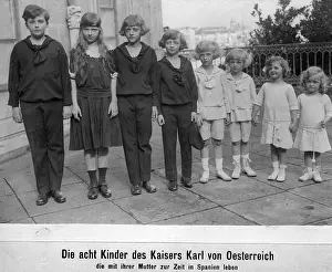 Adelheid: Otto von Habsburg with his siblings, 1925