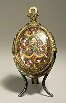 1630: Oval pocket watch