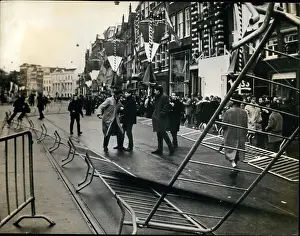Amsberg: Overturned barriers, wedding of Princess Beatrix, Amsterdam
