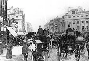 Grinder: OXFORD STREET TRAFFIC