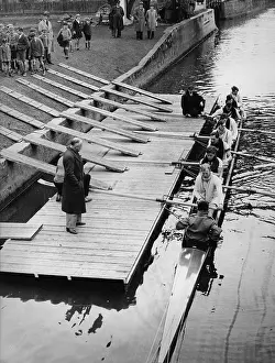 Oxfords: Oxfords outing at the rowing race