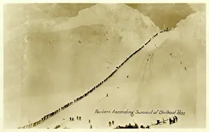 Packers: Packers ascending summit of Chilkoot Pass, Alaska, USA