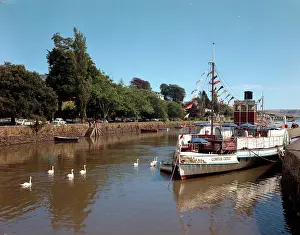 Kingsbridge: Paddle Steamer Compton Castle, Kingsbridge