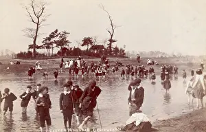 PADDLING ON BLACKHEATH