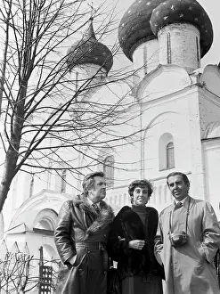 Ilya: Painter Ilya Glazunov visits Suzdal, 1982