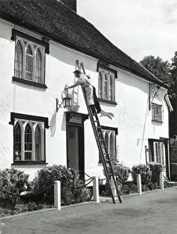 Finchingfield: PAINTING A PUB