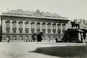 Plazas: Palais Pallavicini at Josefsplatz