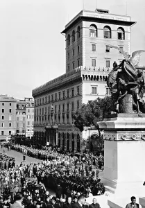 Venezia: Palazzo Venezia in Rome, 1938