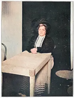 Eusapia: PALLADINO AT TABLE