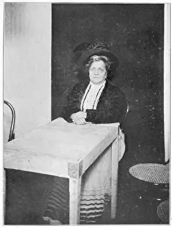 Seance: PALLADINO AT TABLE