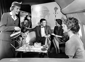 Carafe: Pan Am Airlines introduces the Boeing 707