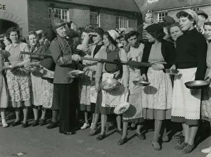 Pancakes: PANCAKE RACE/OLNEY