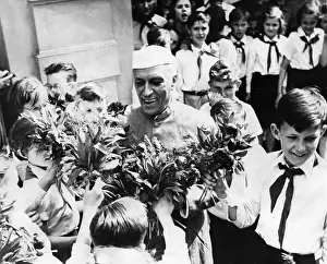 Nehru: Pandit Nehru